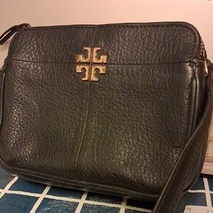Gorgeous TORY BURCH 7"x5" crossbody 4.99 Shipping